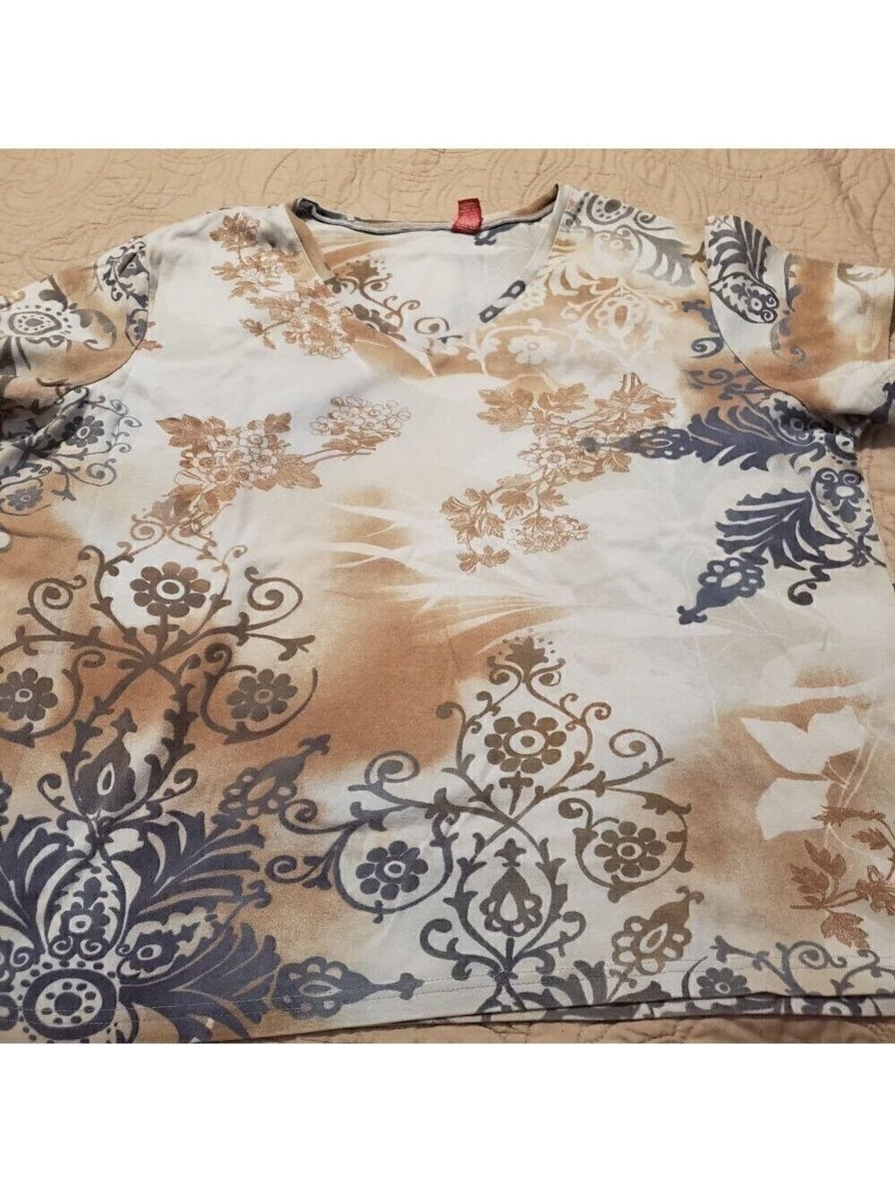 Vintage 90's Gloria Vanderbilt Short Sleeve V-Neck